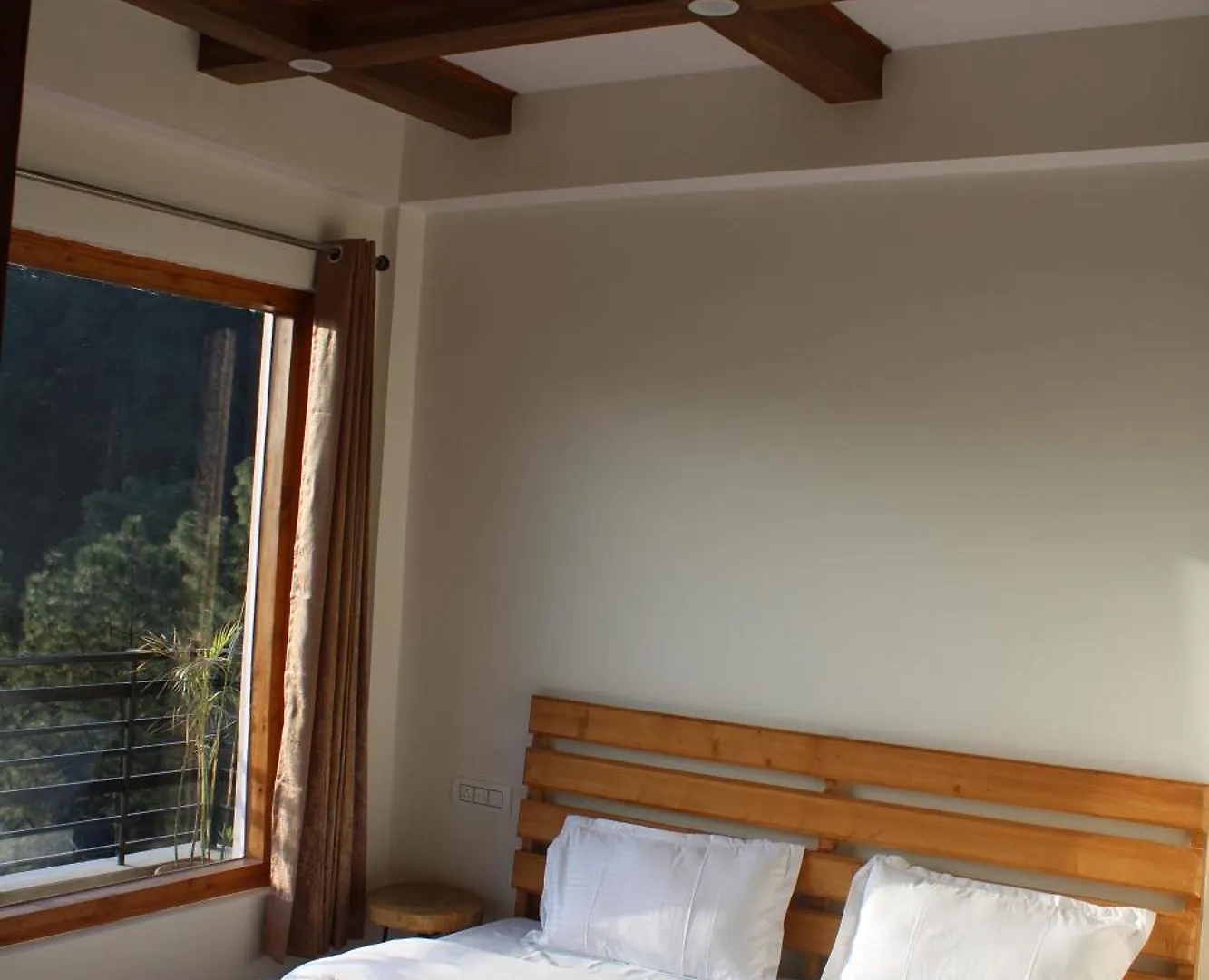 Silentwoods Homestay Shimla Hindistan